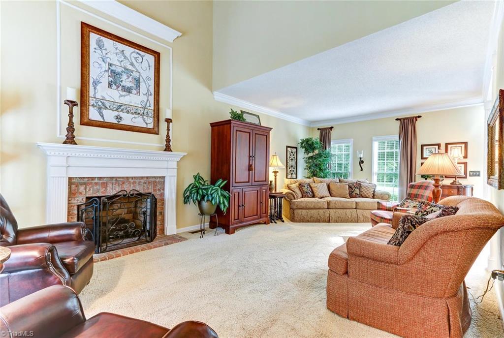 3800 Rockingham Road South Greensboro, NC 27407 - Photo 7 of 30 GREAT ROOM