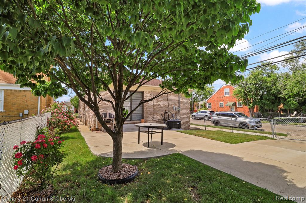 5296 Chase Road Dearborn, MI 48126 - Photo 29 of 36
