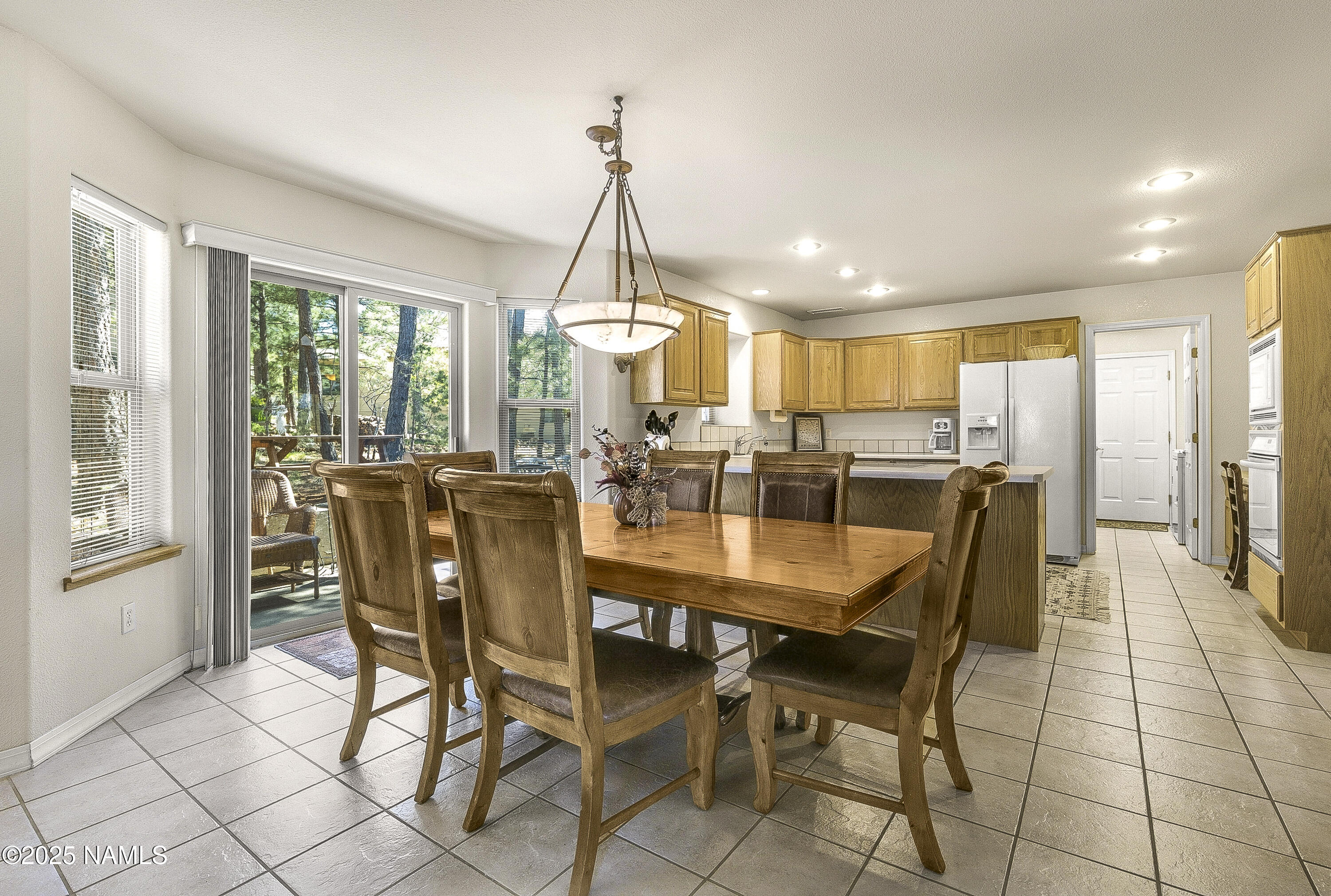 2545 North Broken Circle Road Flagstaff, AZ 86004 - Photo 7 of 29 Dining Area