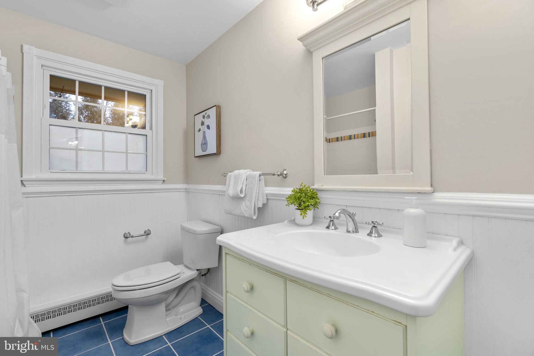 9122 Northfield Road Ellicott City, MD 21042 - Photo 26 of 60 Main Level Hall Bath