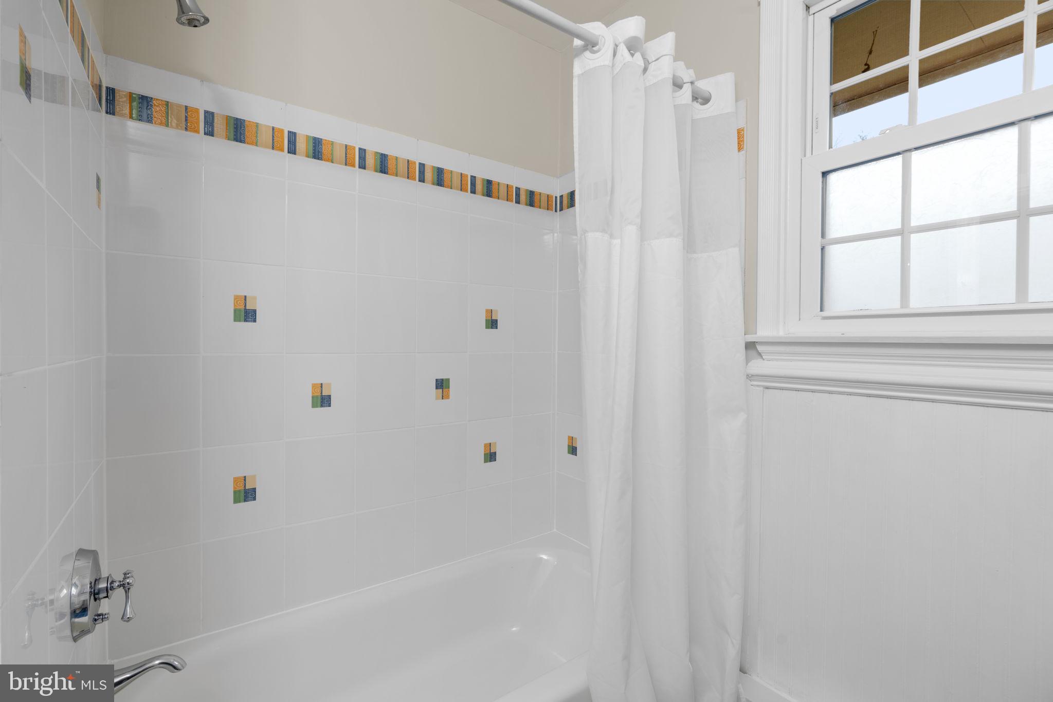 9122 Northfield Road Ellicott City, MD 21042 - Photo 28 of 60 Main Level Hall Bath