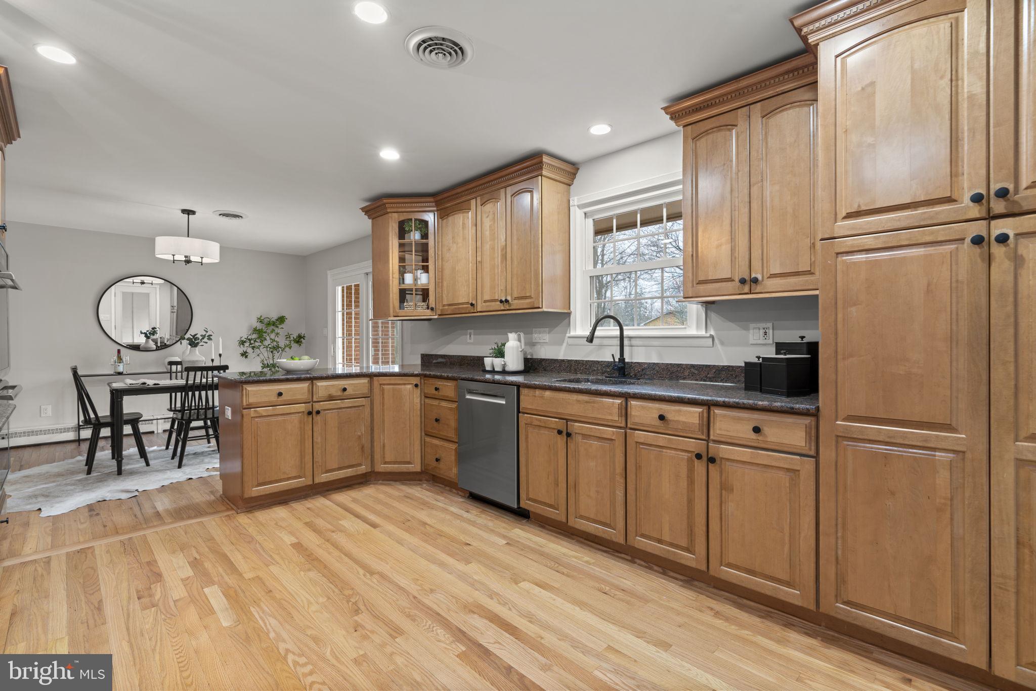 9122 Northfield Road Ellicott City, MD 21042 - Photo 9 of 60