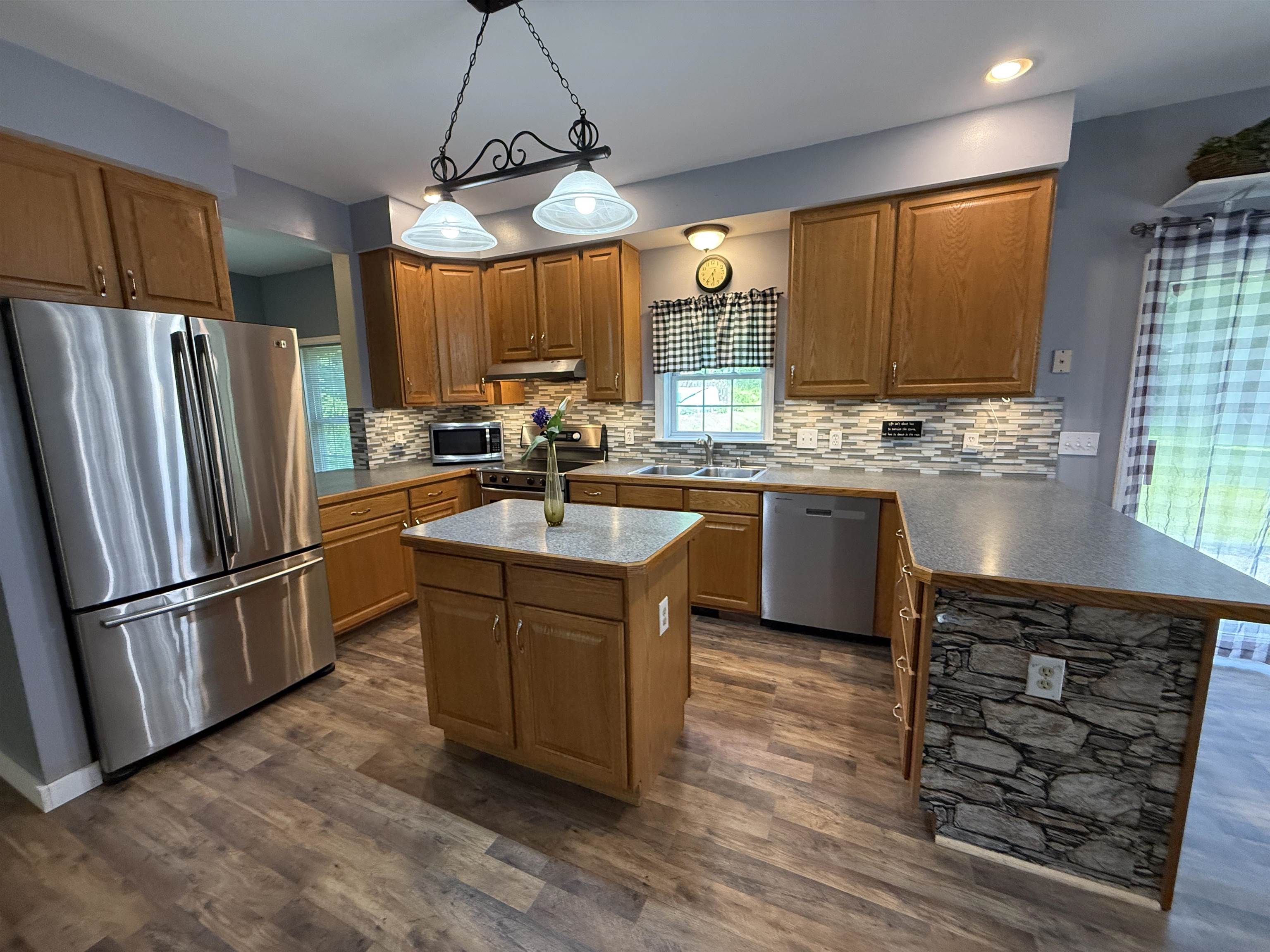 37 Cootey Lane Wallingford, VT 05773 - Photo 2 of 34