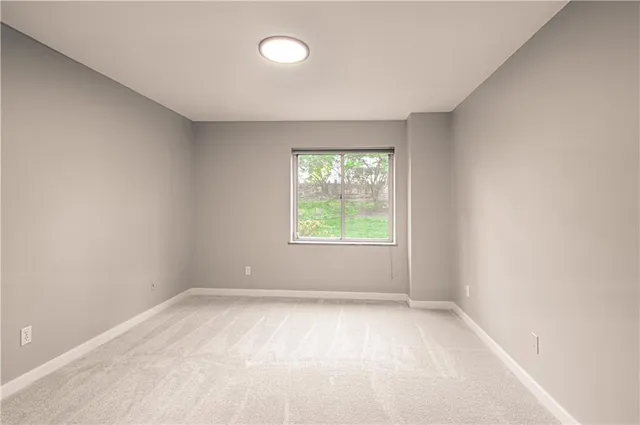 $329,950 | 4550 Warwick Boulevard, Unit 210211, Kansas City, MO 64111