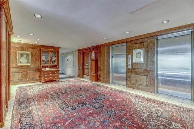 $329,950 | 4550 Warwick Boulevard, Unit 210211, Kansas City, MO 64111