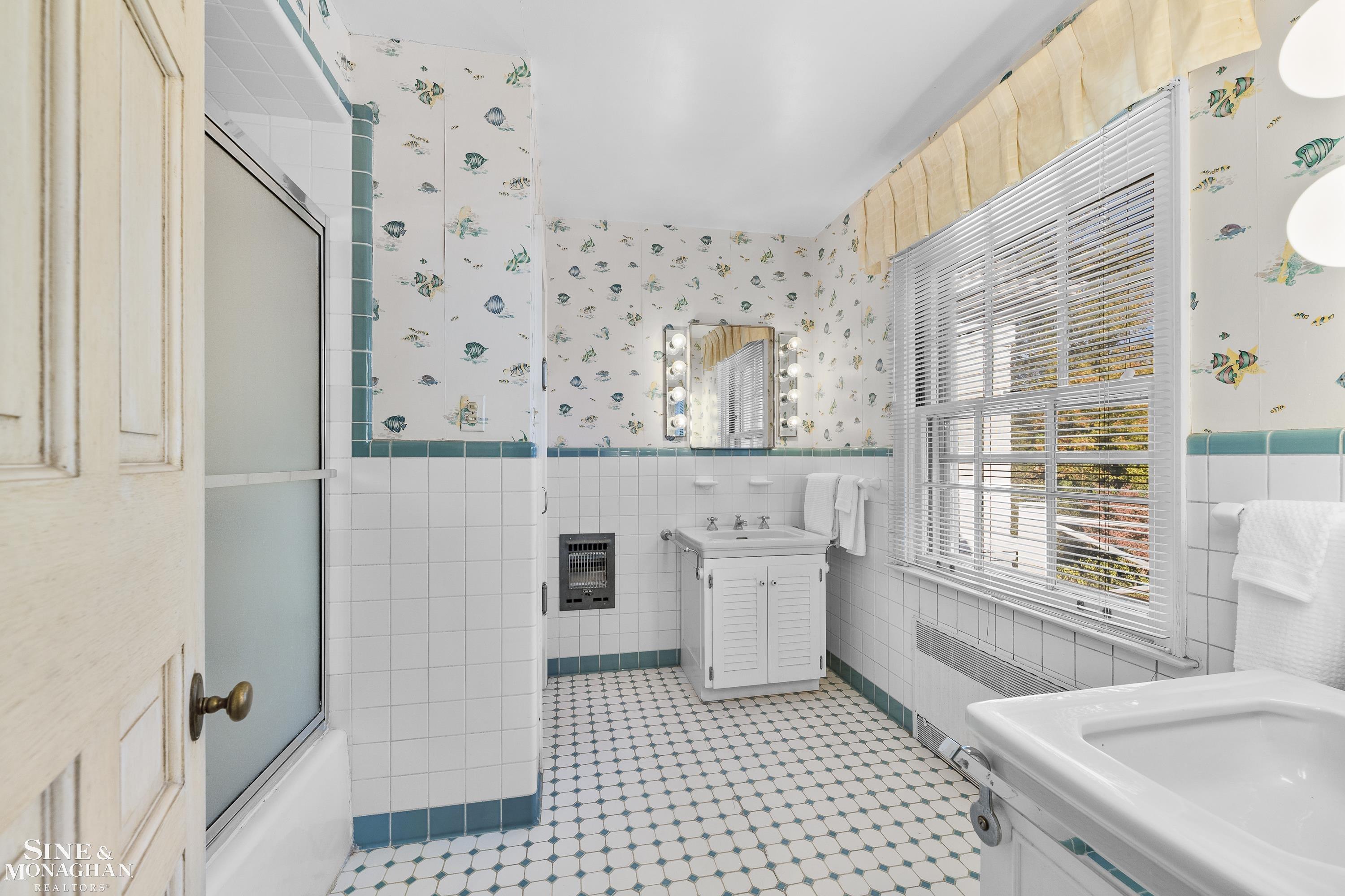 204 Cloverly Road Grosse Pointe Farms, MI 48236 - Photo 37 of 61