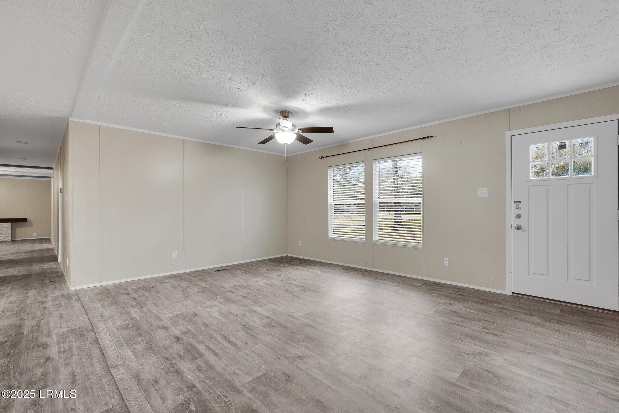 98 Sams Point Road Beaufort, SC 29907 - Photo 15 of 47 Living Room