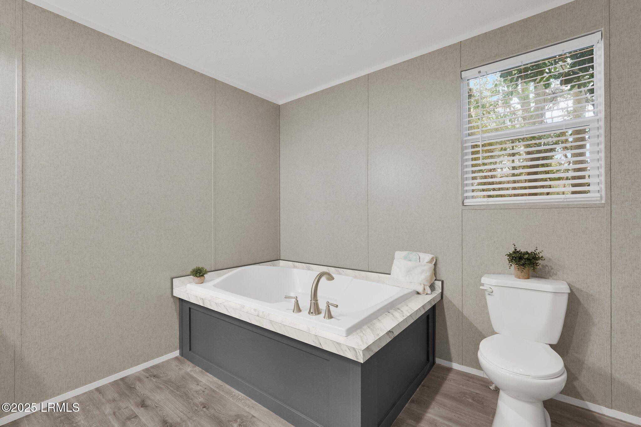 98 Sams Point Road Beaufort, SC 29907 - Photo 24 of 47 MB tub2