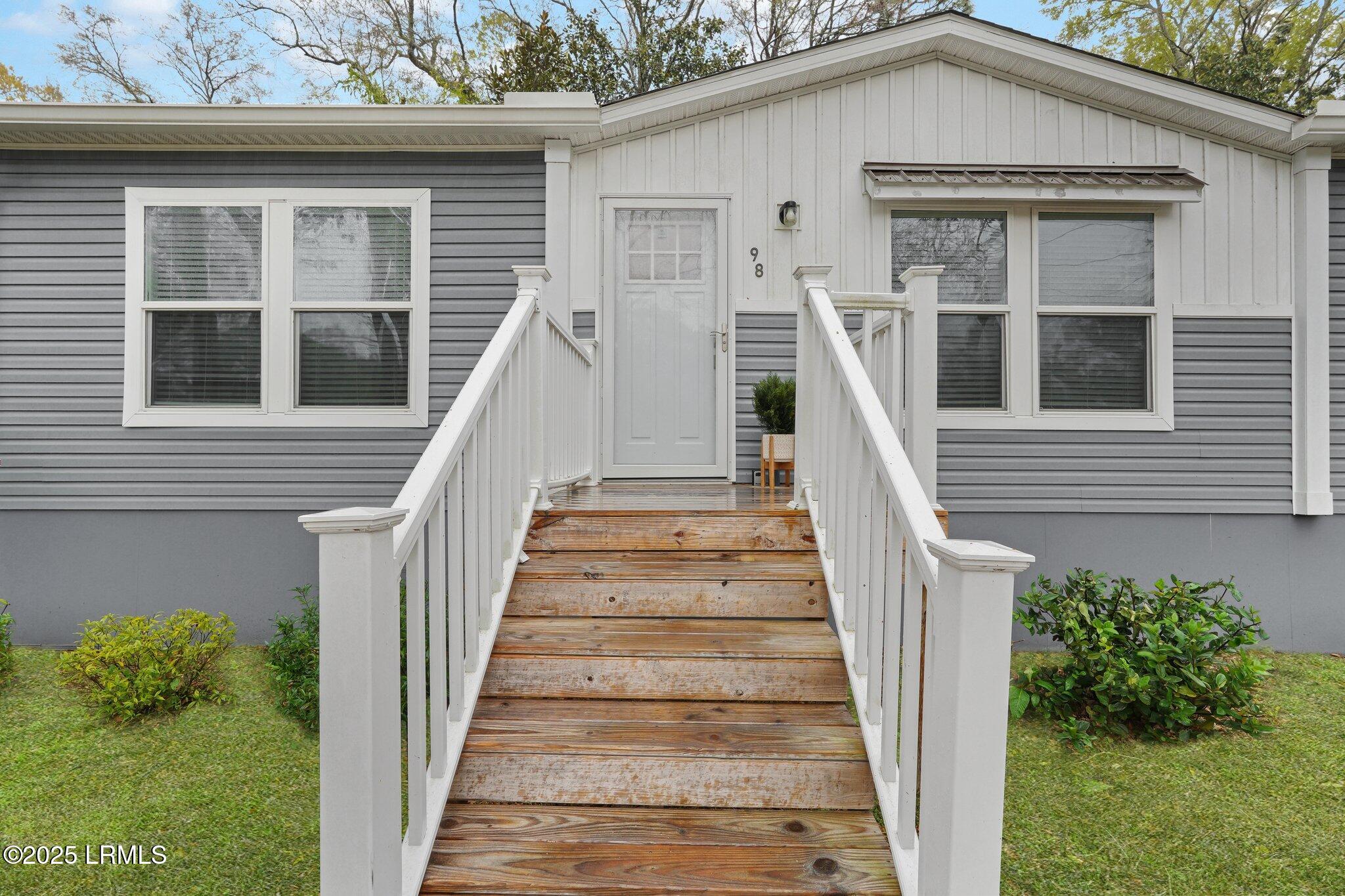 98 Sams Point Road Beaufort, SC 29907 - Photo 4 of 47 Front door