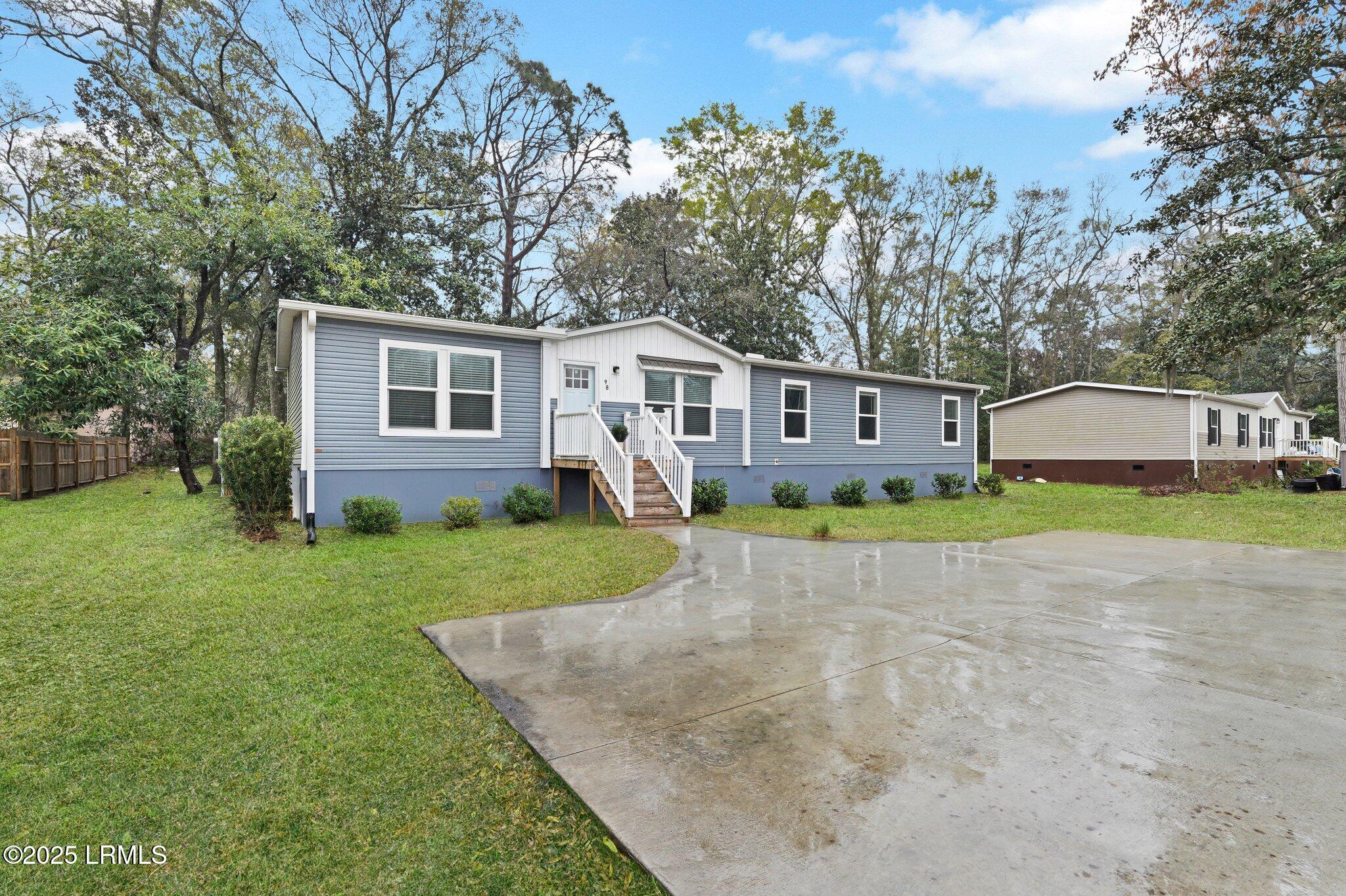 98 Sams Point Road Beaufort, SC 29907 - Photo 45 of 47 Front left corner