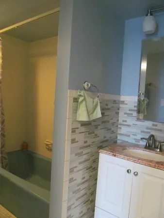 $300,000 | 110 West Butterfield Road, Unit 402S, Elmhurst, IL 60126