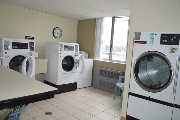 $300,000 | 110 West Butterfield Road, Unit 402S, Elmhurst, IL 60126