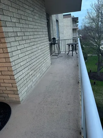 $300,000 | 110 West Butterfield Road, Unit 402S, Elmhurst, IL 60126