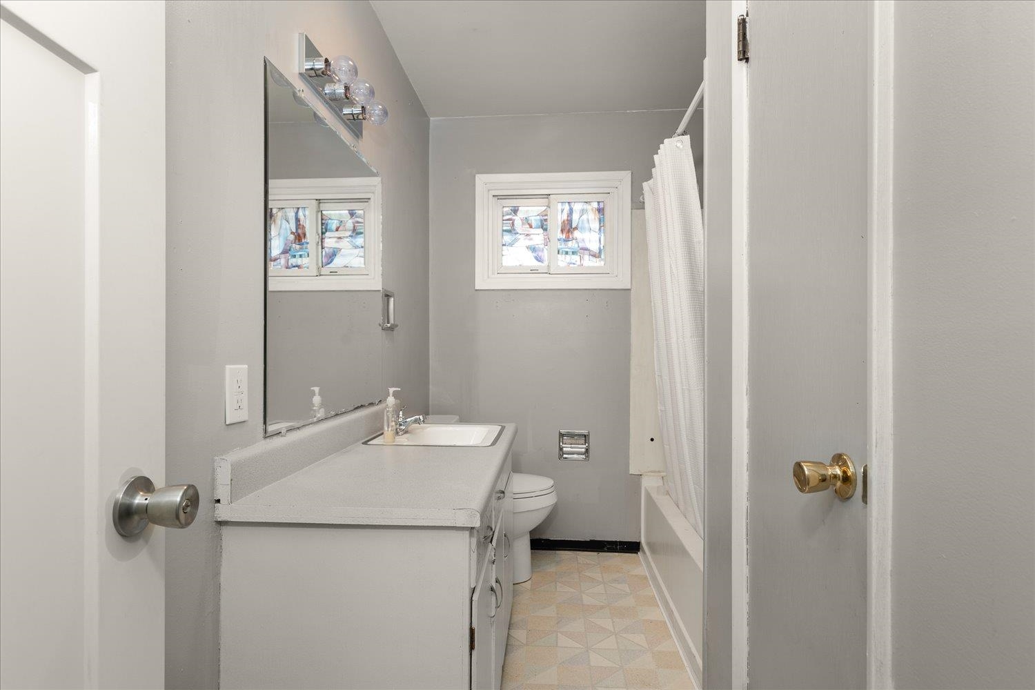 302 South Sullivan Road Spokane Valley, WA 99037 - Photo 16 of 50