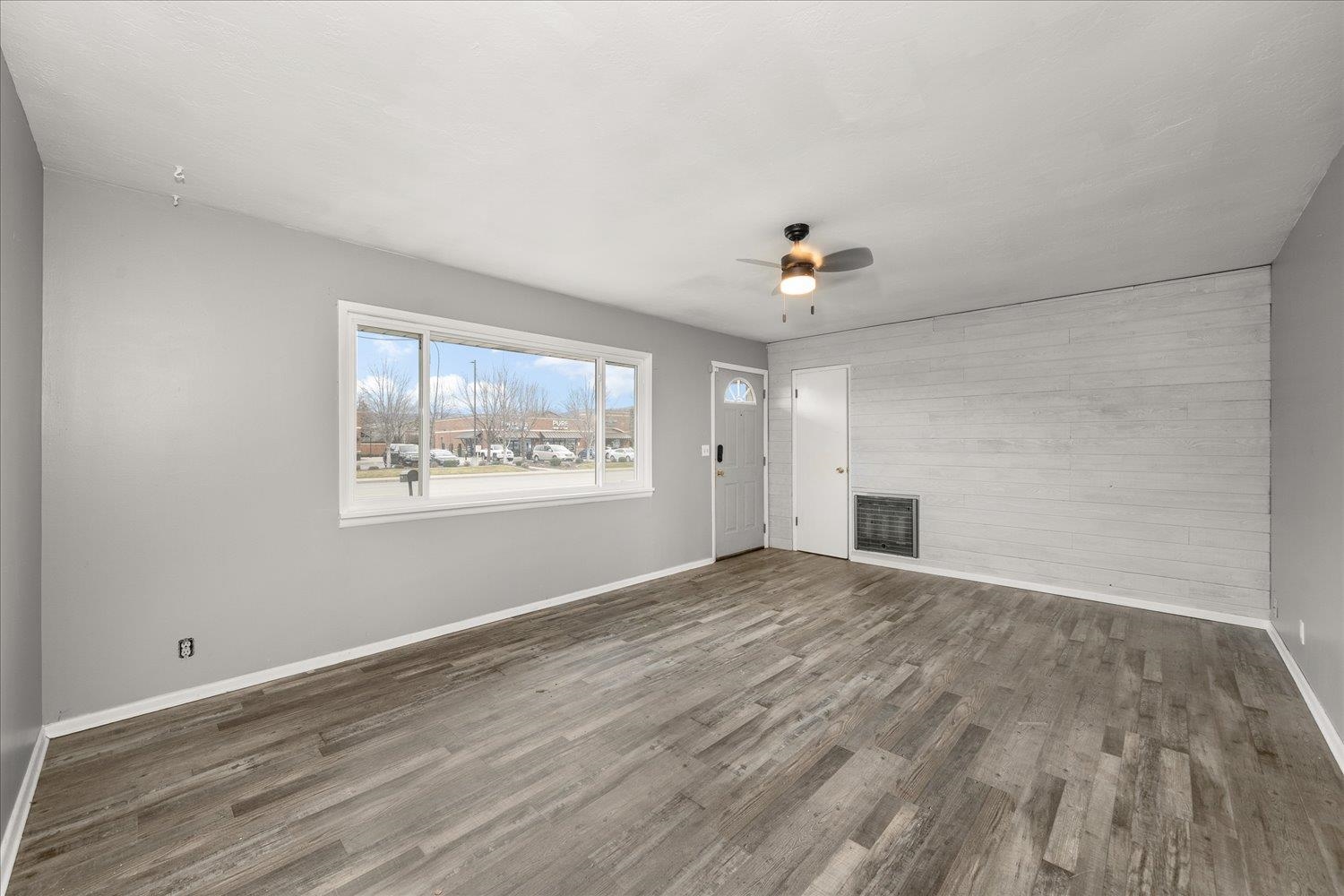 302 South Sullivan Road Spokane Valley, WA 99037 - Photo 7 of 50