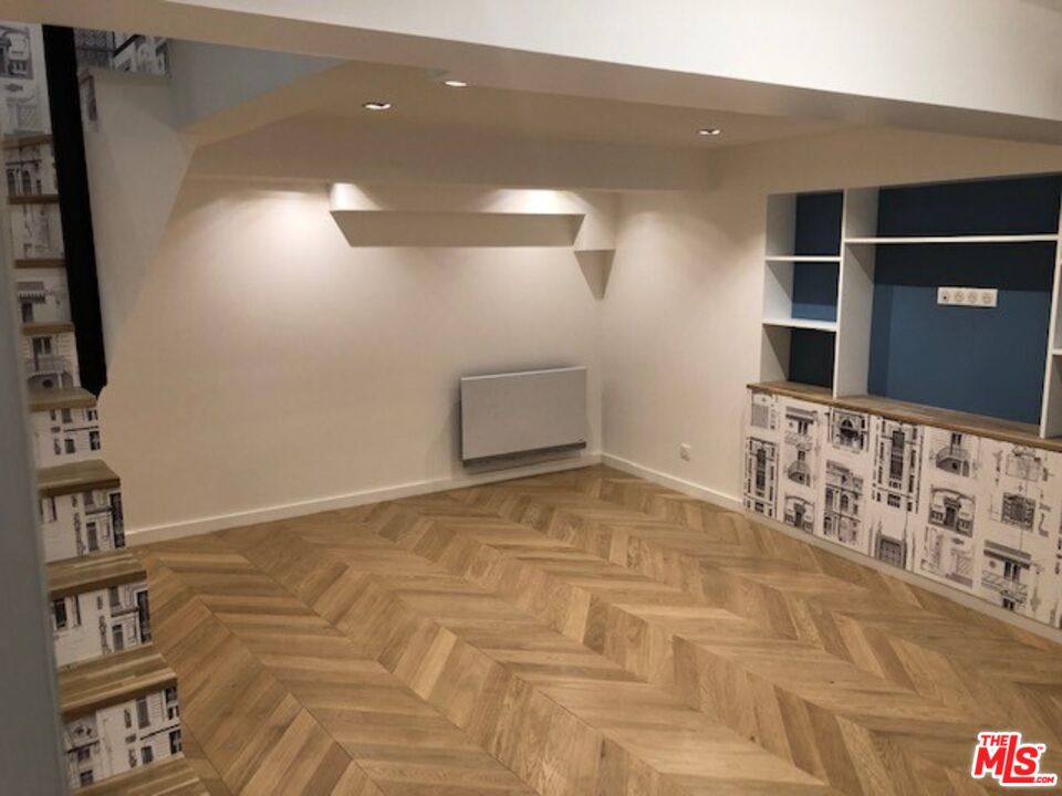 50 Rue De Crimée Coppell, IDF 75019 - Photo 2 of 9