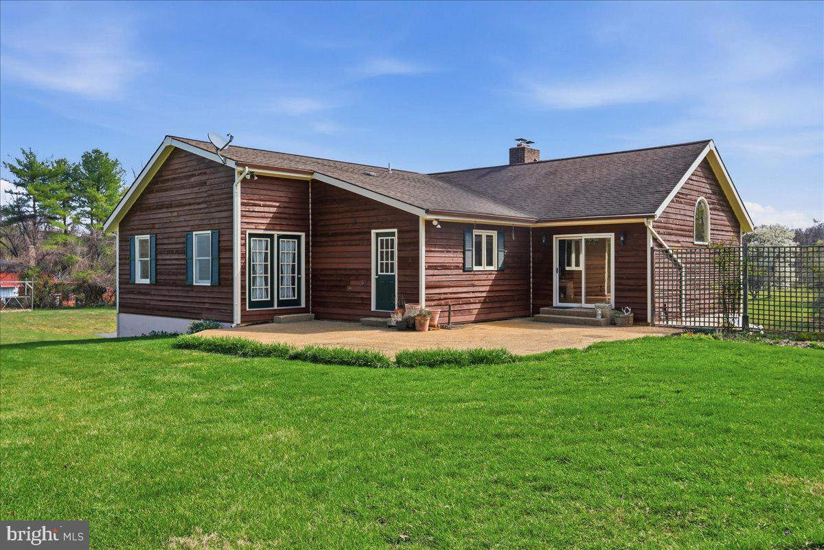 583 Morgan Grove Road Shepherdstown, WV 25443 - Photo 3 of 20 Walk-out right rear