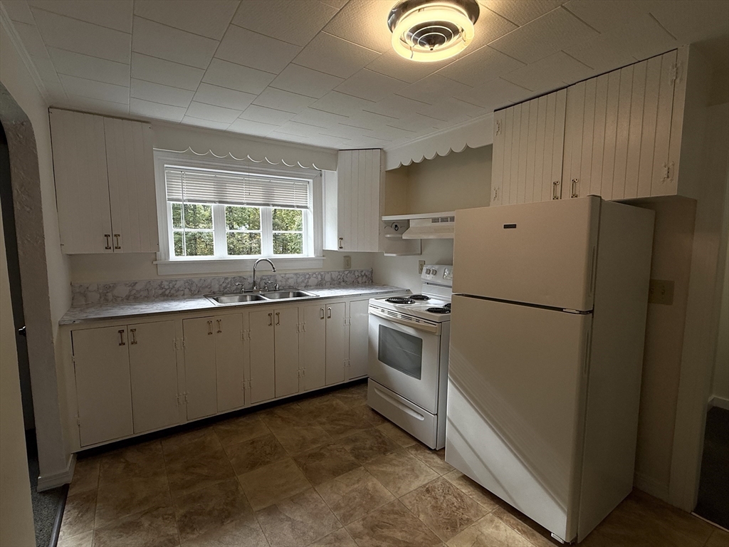 14 Kruger Road Hopkinton, MA 01748 - Photo 2 of 18 Gallery Image 2