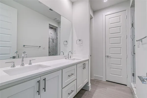 $3,200 | 6028 Lewis Street, Unit 205, Dallas, TX 75206