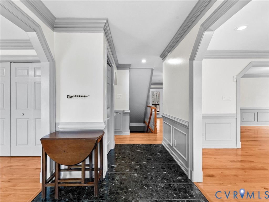 425 Starview Lane Gum Spring, VA 23065 - Photo 8 of 67 Large entry foyer to greet guests