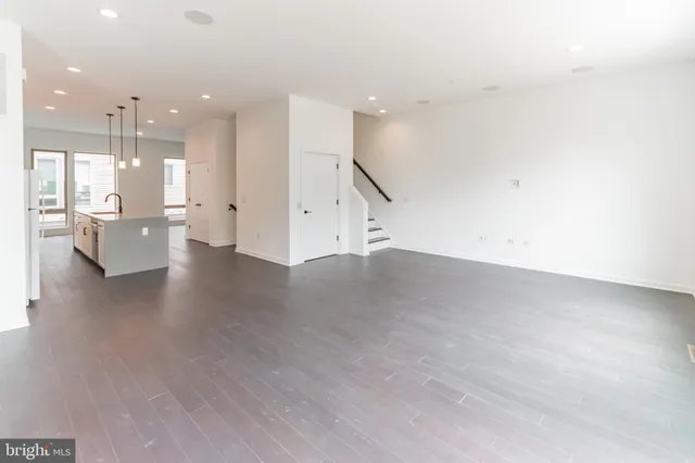 $5,700 | 2001 Beach Street, Unit 3111, Philadelphia, PA 19125