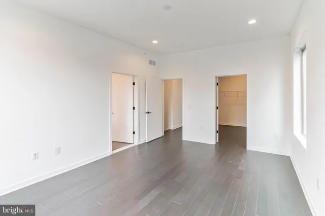 $5,700 | 2001 Beach Street, Unit 3111, Philadelphia, PA 19125