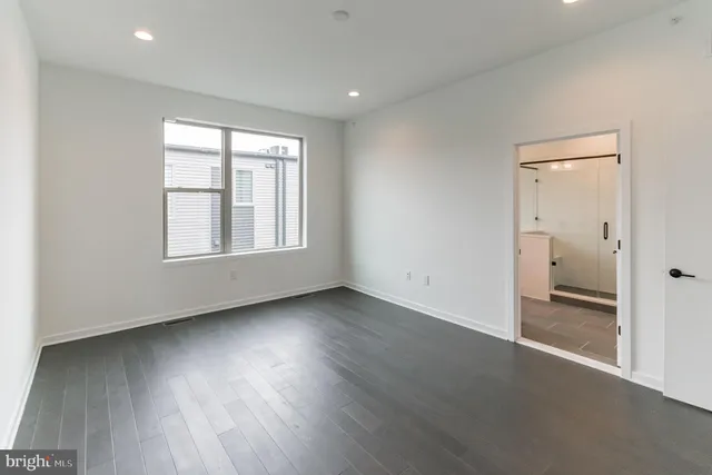 $5,700 | 2001 Beach Street, Unit 3111, Philadelphia, PA 19125