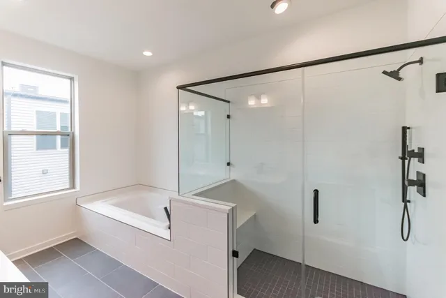 $5,700 | 2001 Beach Street, Unit 3111, Philadelphia, PA 19125