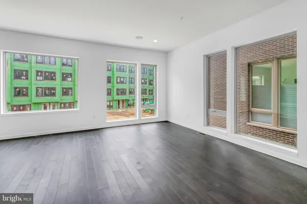 $5,700 | 2001 Beach Street, Unit 3111, Philadelphia, PA 19125