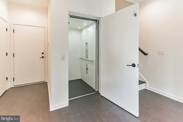 $5,700 | 2001 Beach Street, Unit 3111, Philadelphia, PA 19125