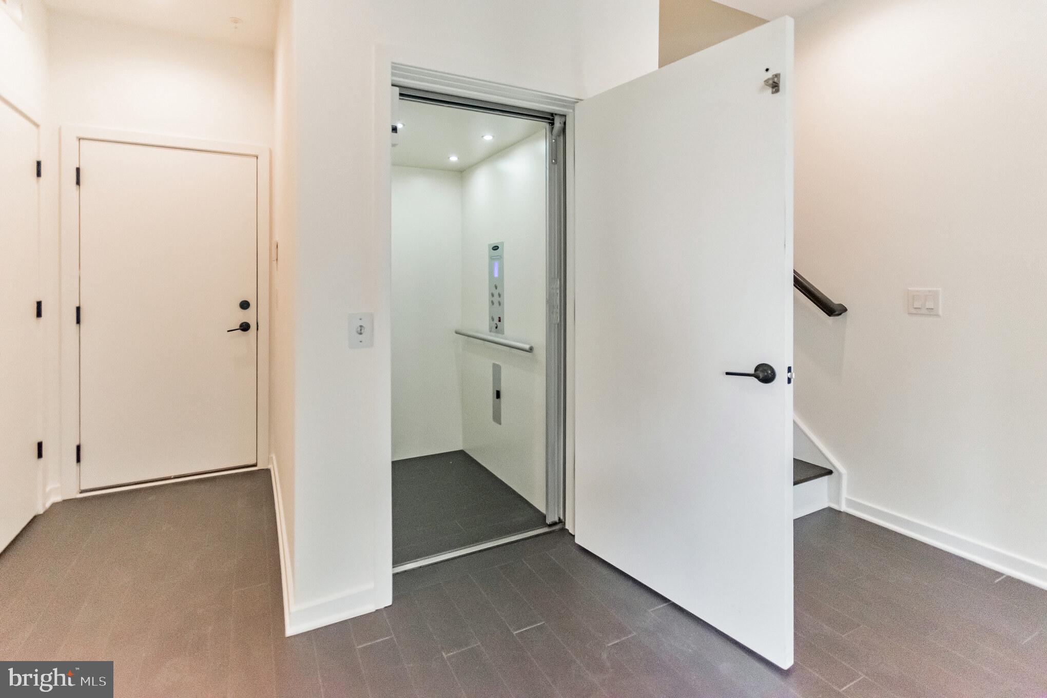 2001 Beach Street, Unit 3111 Philadelphia, PA 19125 - Photo 5 of 30 Elevator