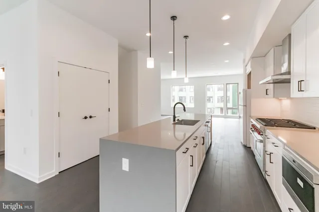 $5,700 | 2001 Beach Street, Unit 3111, Philadelphia, PA 19125