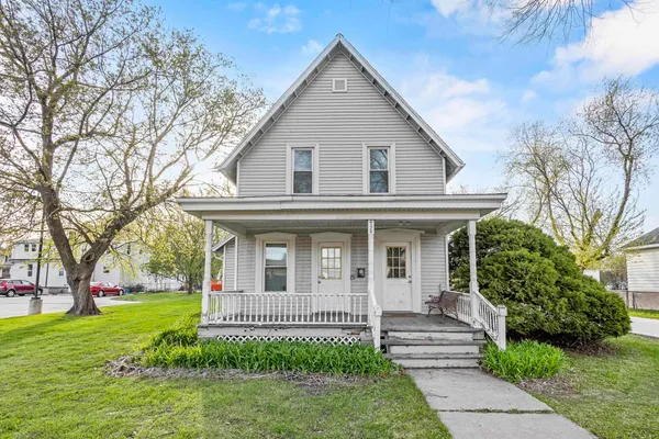 $399,900 | 434 South Jackson Street, Green Bay, WI 54301