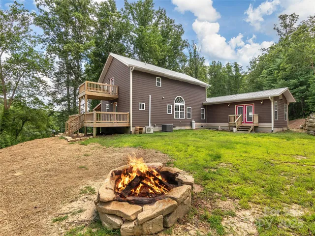 $569,900 | 114 Nature Drive, Hendersonville, NC 28792