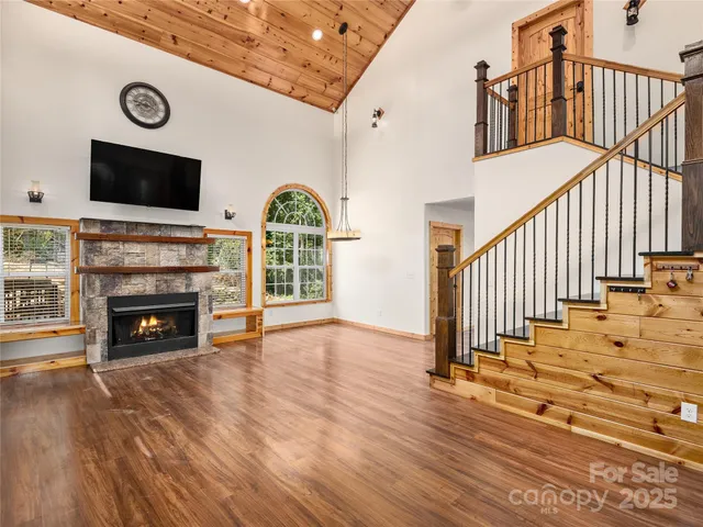 $569,900 | 114 Nature Drive, Hendersonville, NC 28792