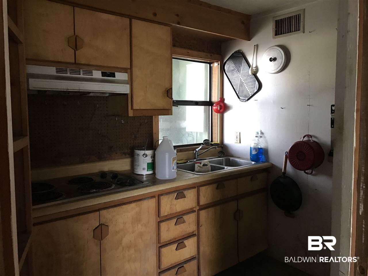 14383 Riverside Drive Magnolia Springs, AL 36555 - Photo 32 of 35 Downstairs Kitchen