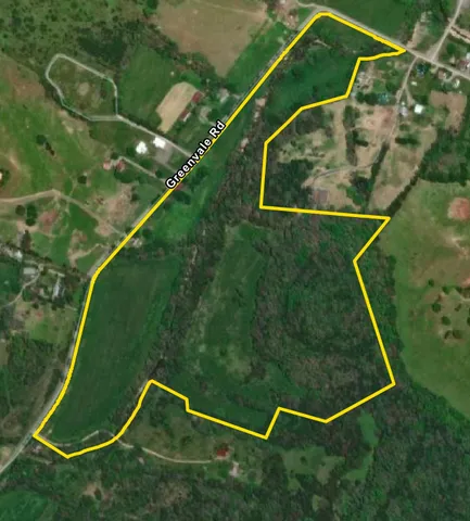 a view of a tennis court