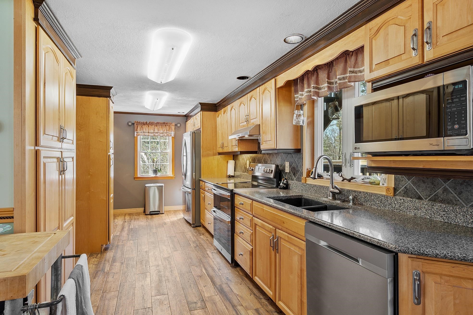 71 Mountain Road Deerfield, NH 03037 - Photo 5 of 43