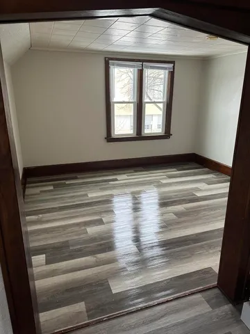 $950 | 1509 North 8th Street, Unit A/UPPER, Sheboygan, WI 53081