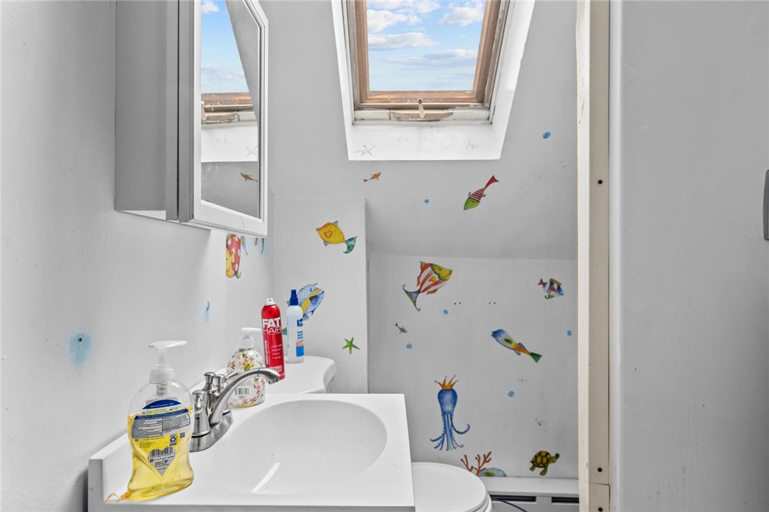 63 Pender Avenue Warwick, RI 02889 - Photo 21 of 46 upstairs bathroom