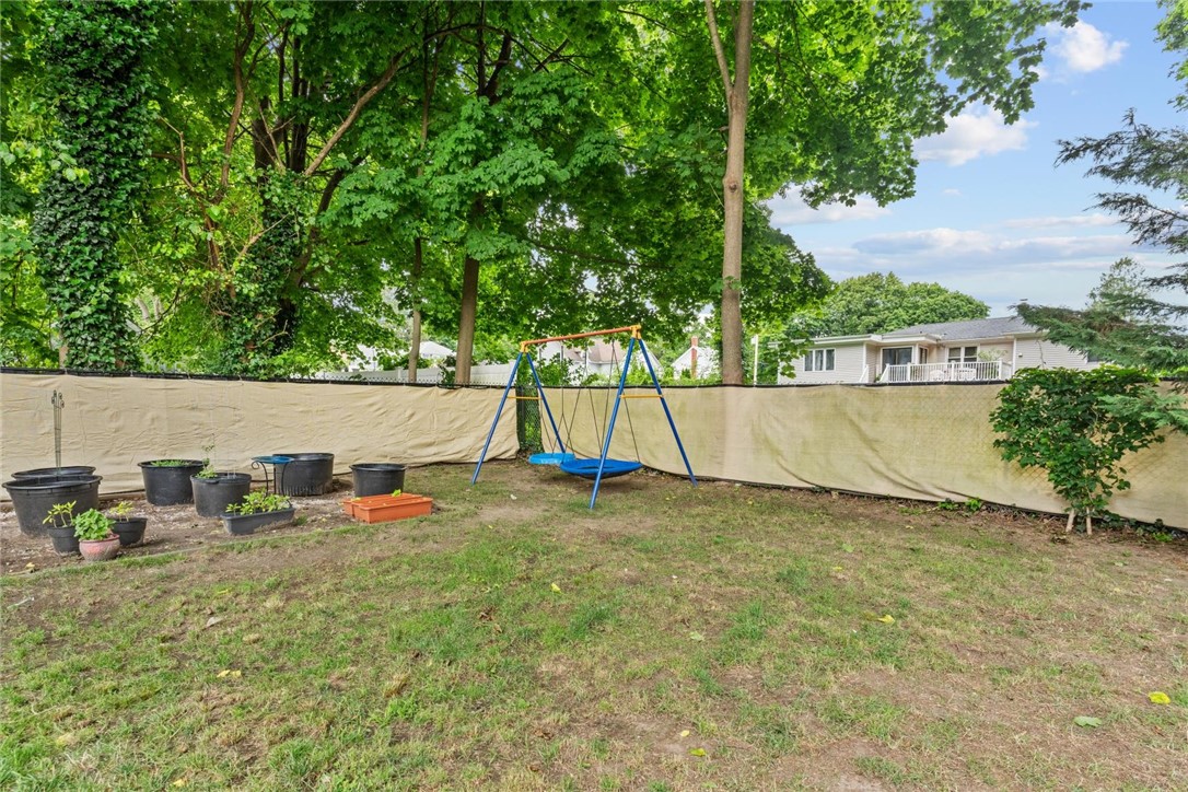 63 Pender Avenue Warwick, RI 02889 - Photo 26 of 46