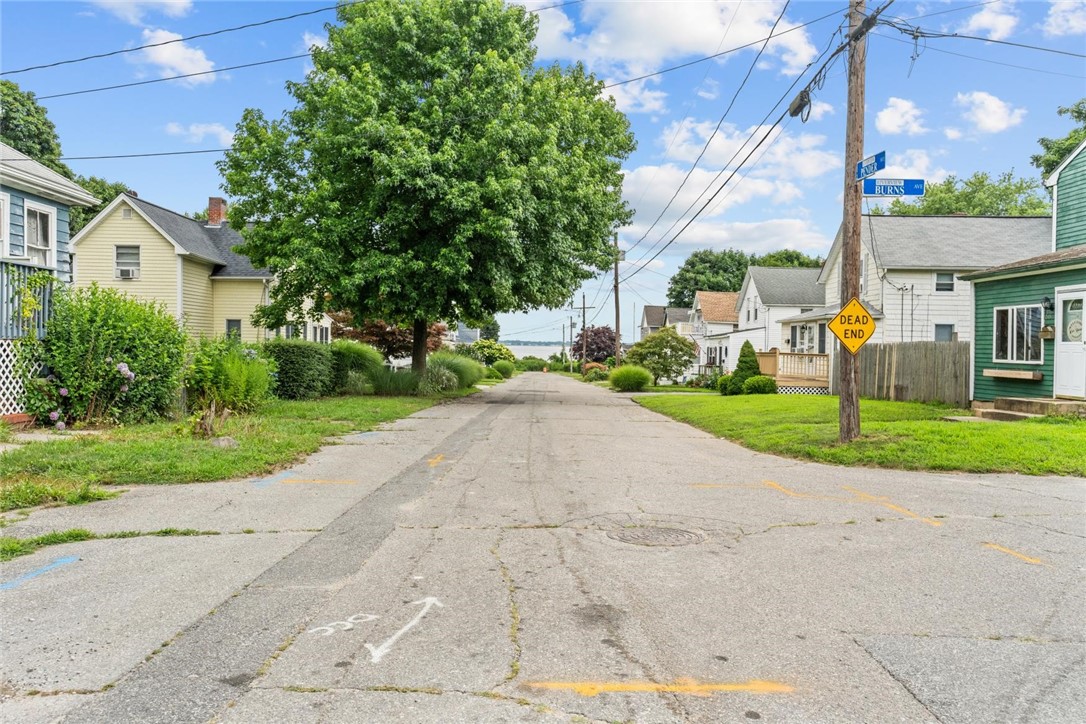 63 Pender Avenue Warwick, RI 02889 - Photo 33 of 46