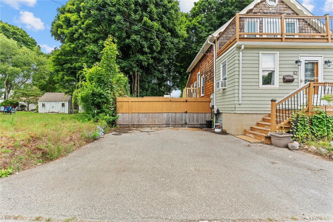 63 Pender Avenue Warwick, RI 02889 - Photo 4 of 46 Driveway