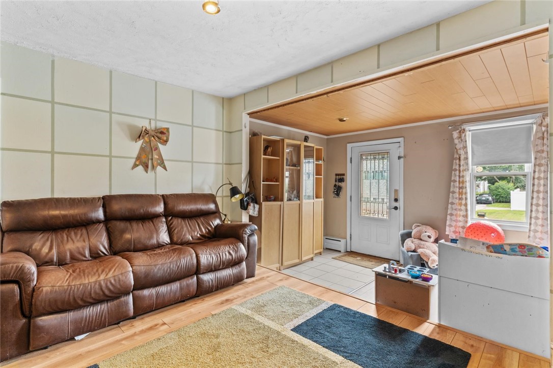 63 Pender Avenue Warwick, RI 02889 - Photo 5 of 46 Front room/ living room