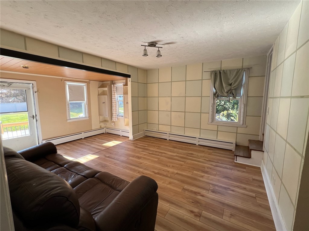 63 Pender Avenue Warwick, RI 02889 - Photo 6 of 46 Front room/ living room