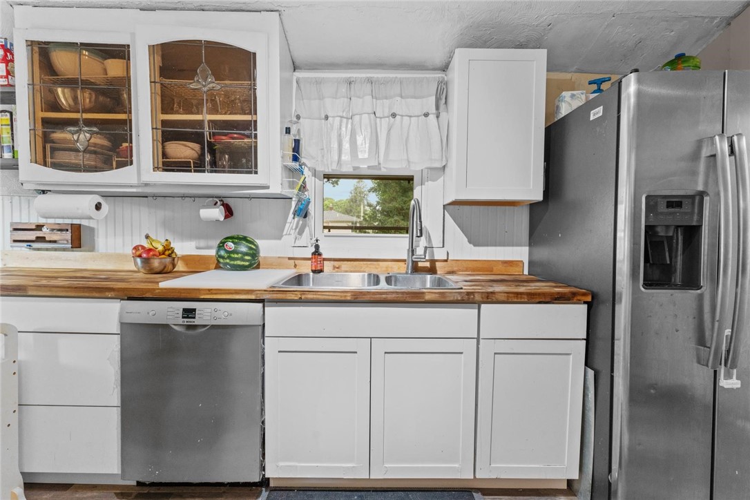 63 Pender Avenue Warwick, RI 02889 - Photo 8 of 46 Kitchen