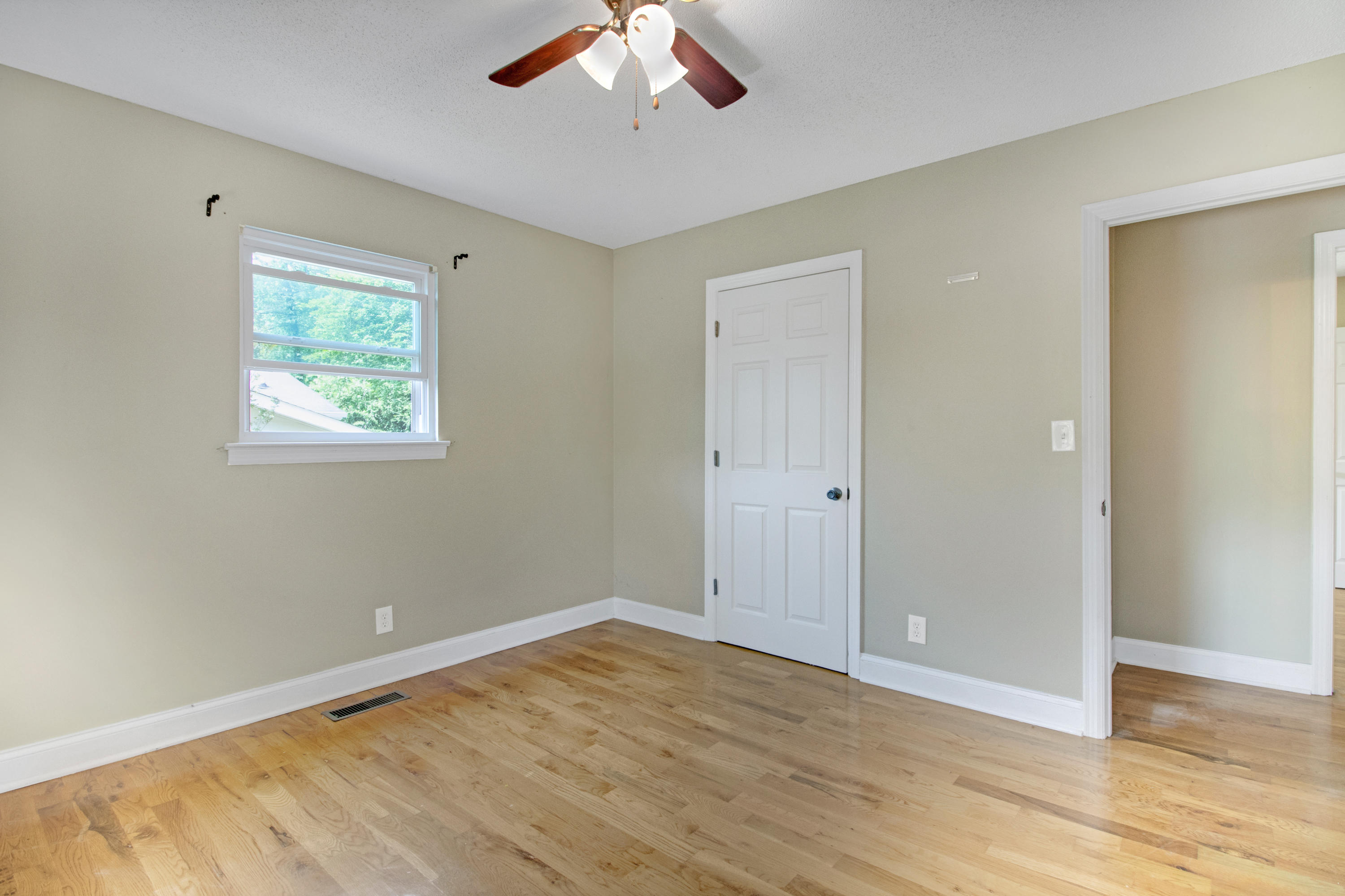 6447 Grubb Road Hixson, TN 37343 - Photo 21 of 23 6447-Grubb-High-Res-25