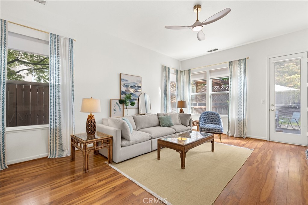 1517 Ridgebrook Way Chico, CA 95928 - Photo 4 of 28 a living room with furniture and a table