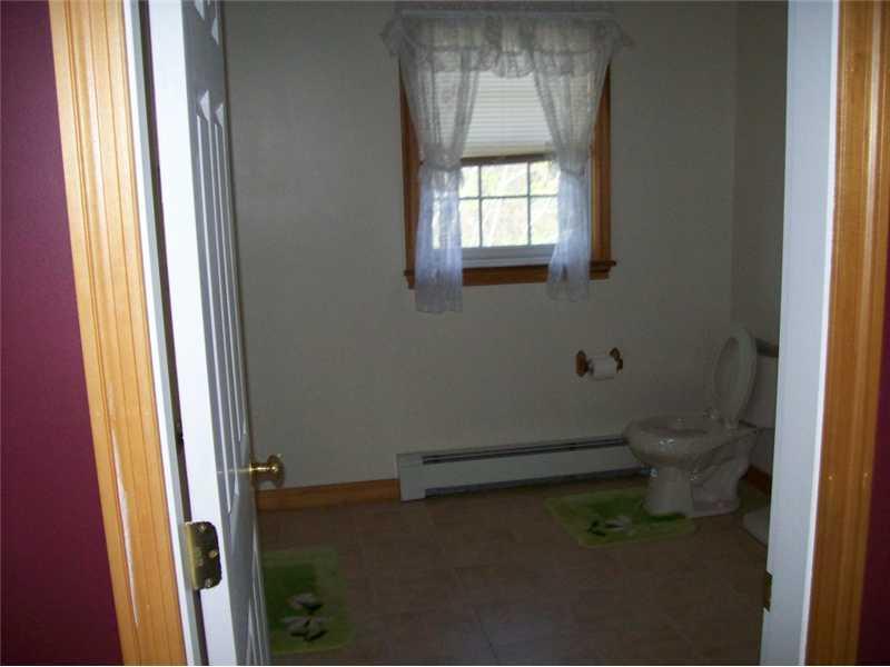 92 White House Crossing Road Topsham, ME 04086 - Photo 13 of 25 Master Bath/Spa.