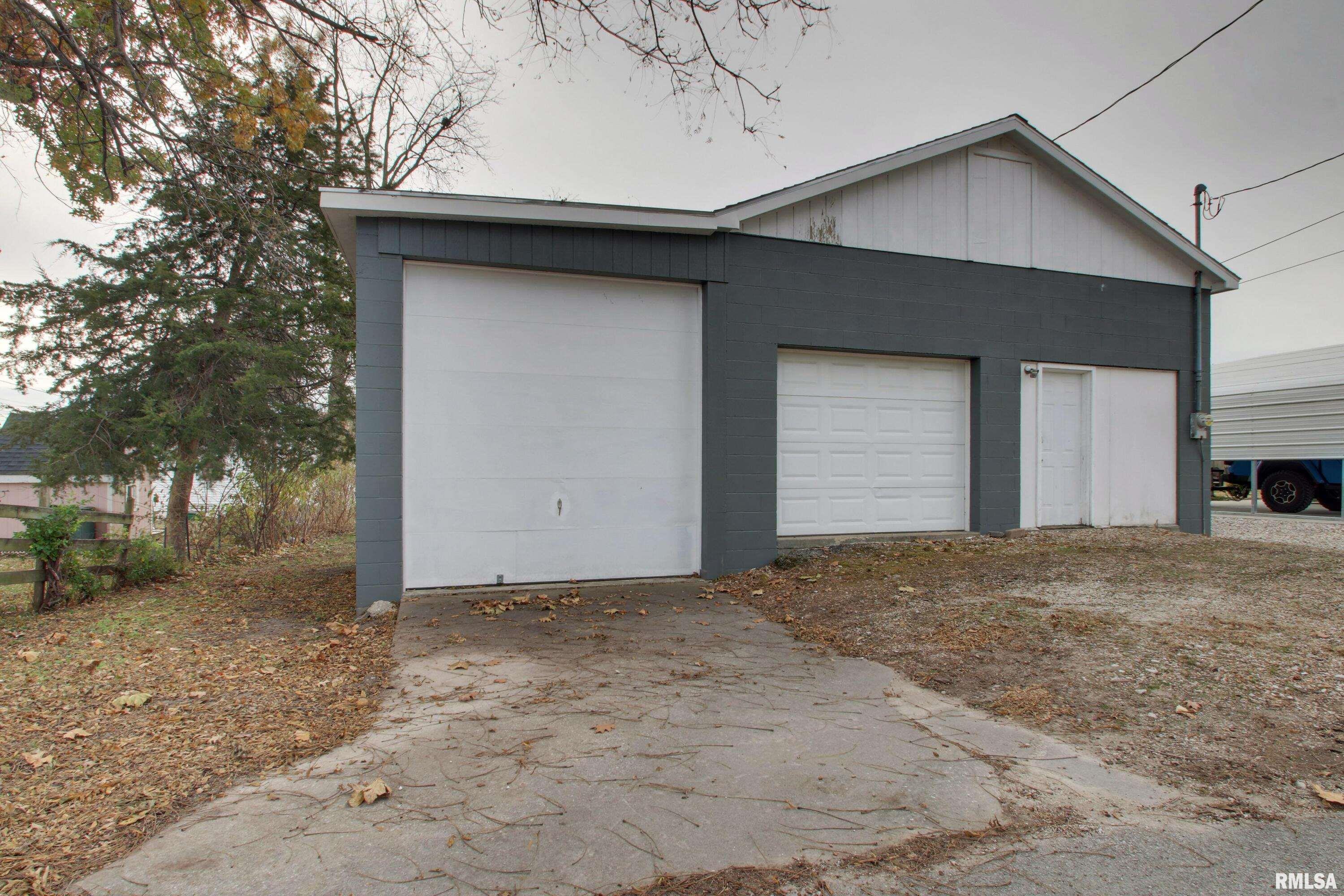 2321 Lind Street Quincy, IL 62301 - Photo 3 of 25